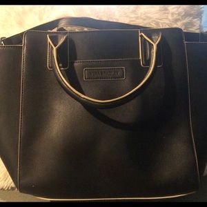 Shoulder bag black leather like new